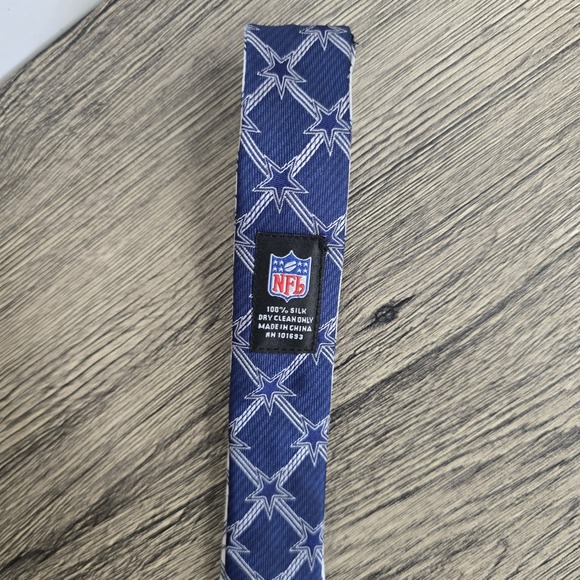 Dallas Cowboys Reversible‎ Tie 57" Long 3 3/4" Wide 100% Silk NFL Blue White - Picture 5 of 8